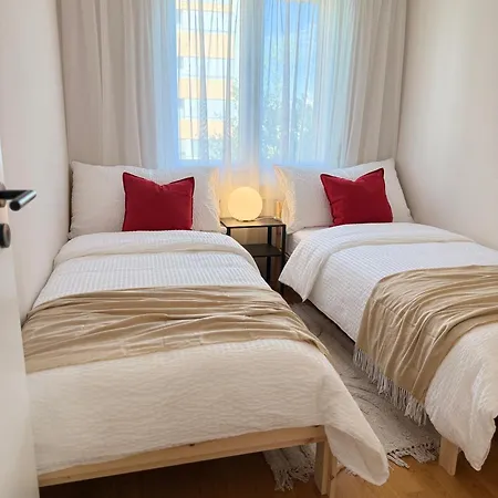 3-bedroom Family & Business Free Parking Apartment Niederuzwil