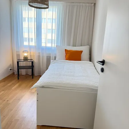 Apartment 3-bedroom Family & Business Free Parking *