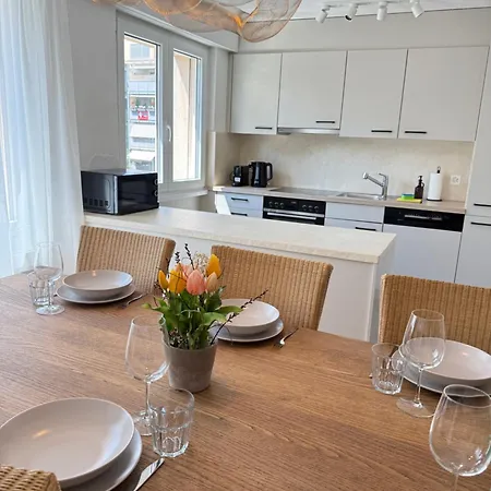 Apartment 3-bedroom Family & Business Free Parking